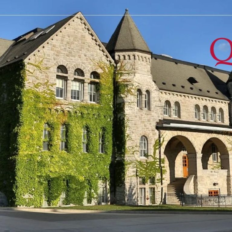 Queens University Scholarships in Canada 2026